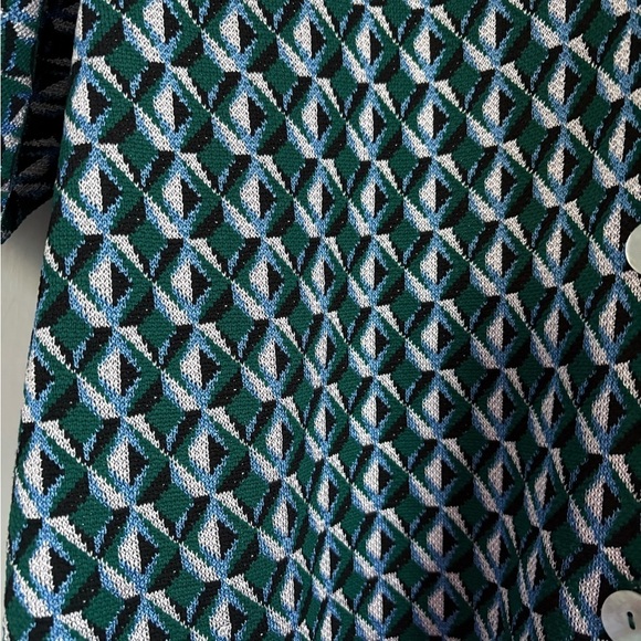 Zara Geometric Print Women’s Short Sleeves V-Neck, notched collar Top Sz: Medium - Picture 4 of 11